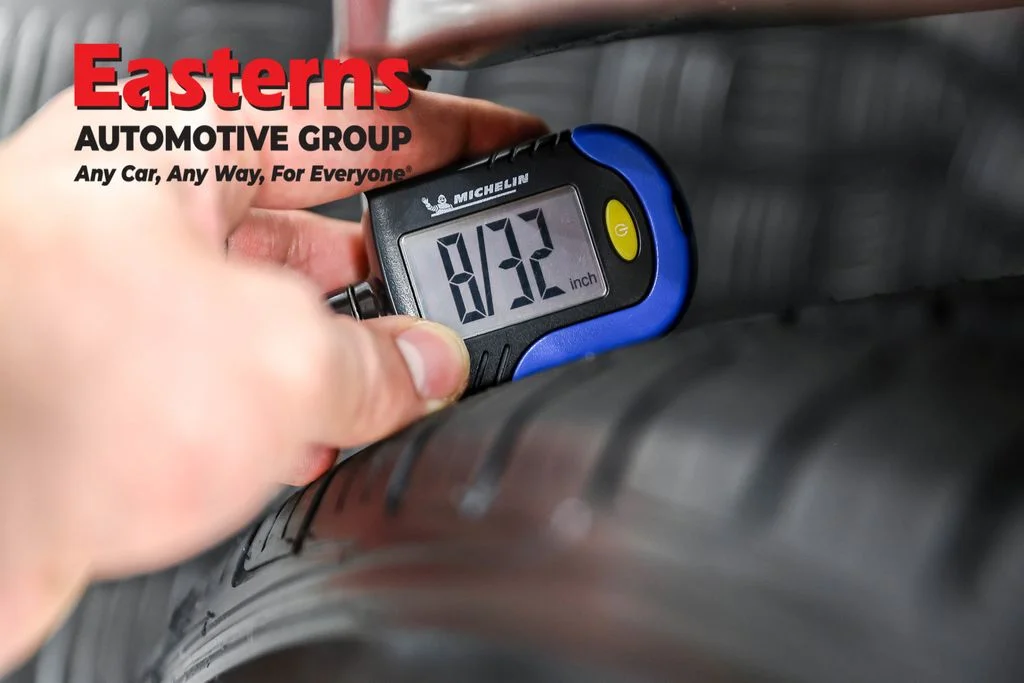 Used 2025 Red Nissan 2.5 SV image 24