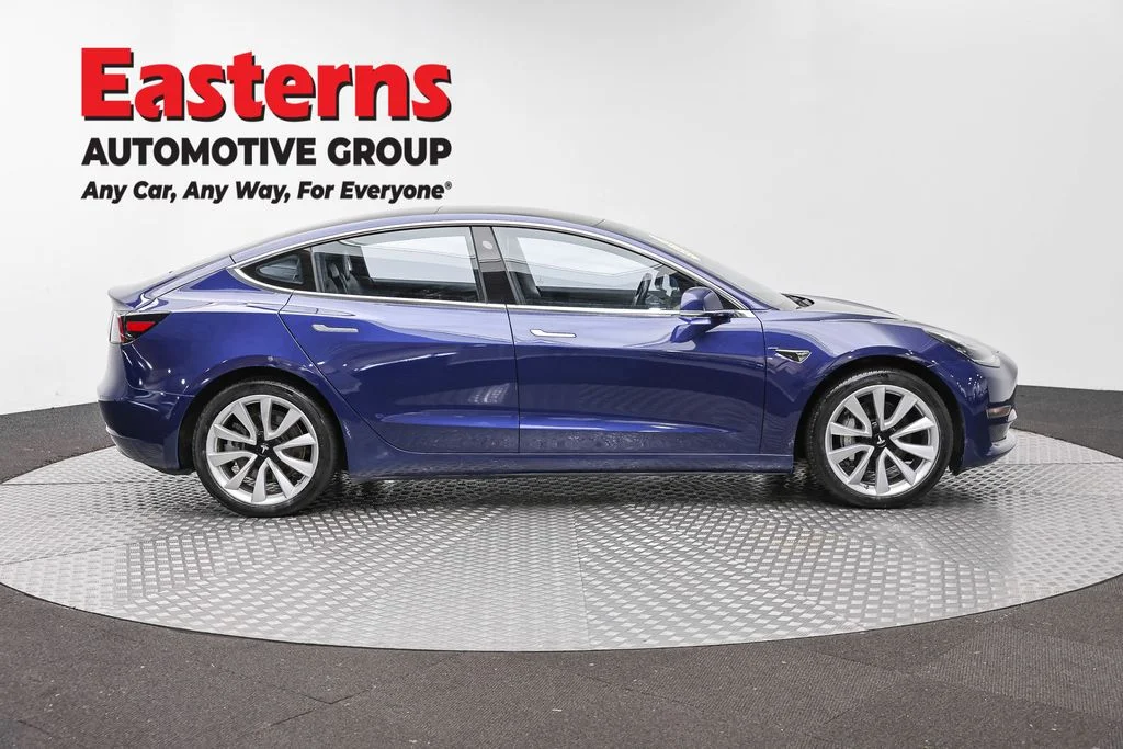 Used 2018 Blue Tesla Long Range image 4