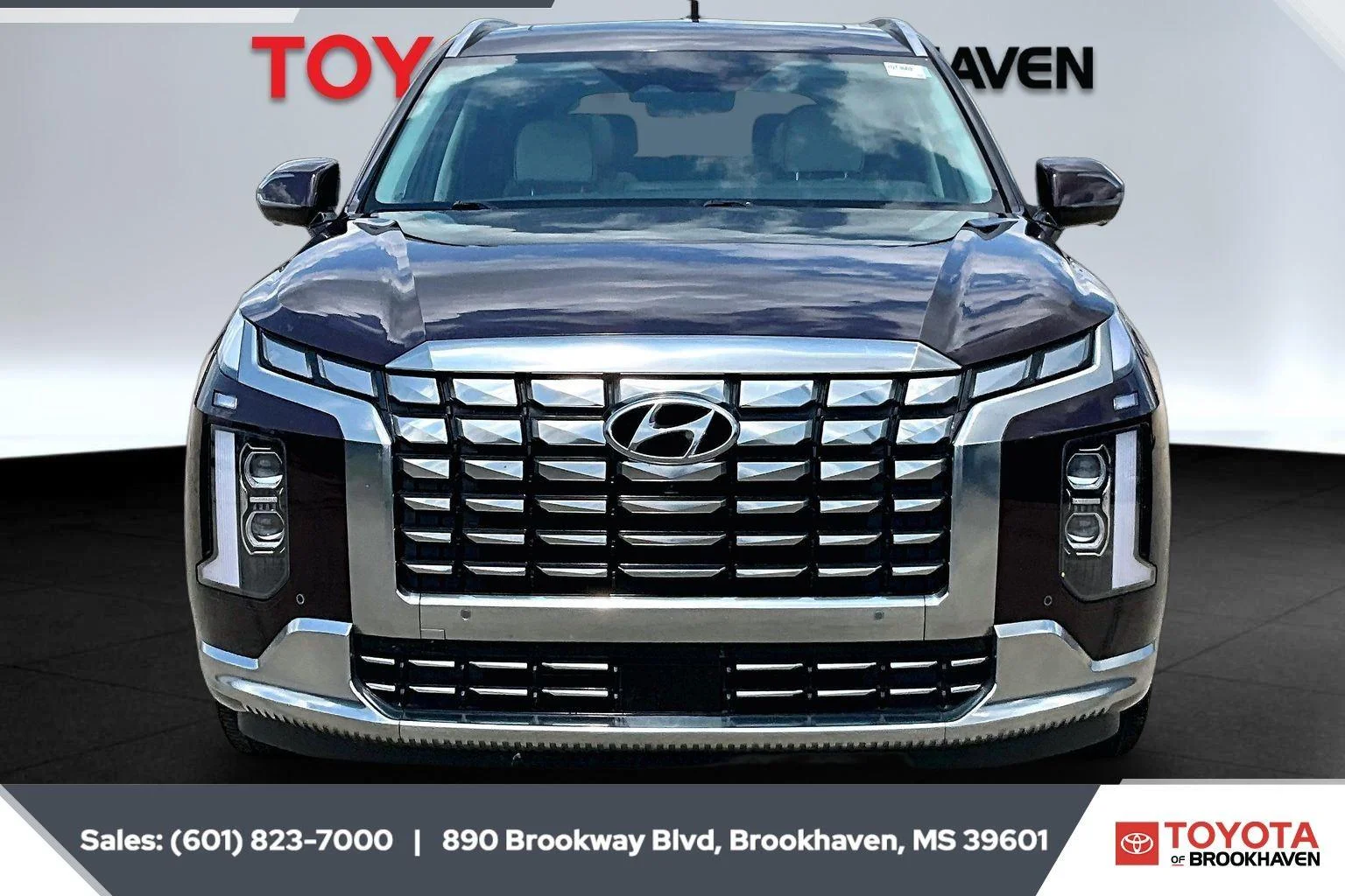 Used 2024 Sierra Burgundy Hyundai Calligraphy image 3