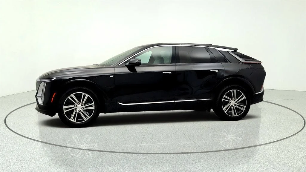 Used 2025 Stellar Black Metallic Cadillac 4dr Luxury w/1SC image 8