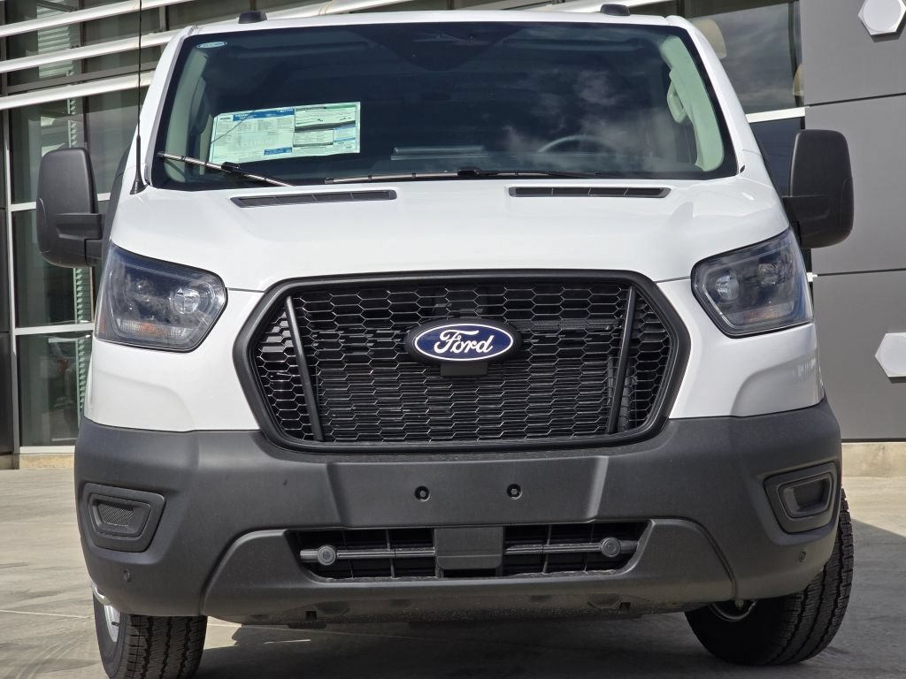 New 2026 Oxford White Ford Base image 2