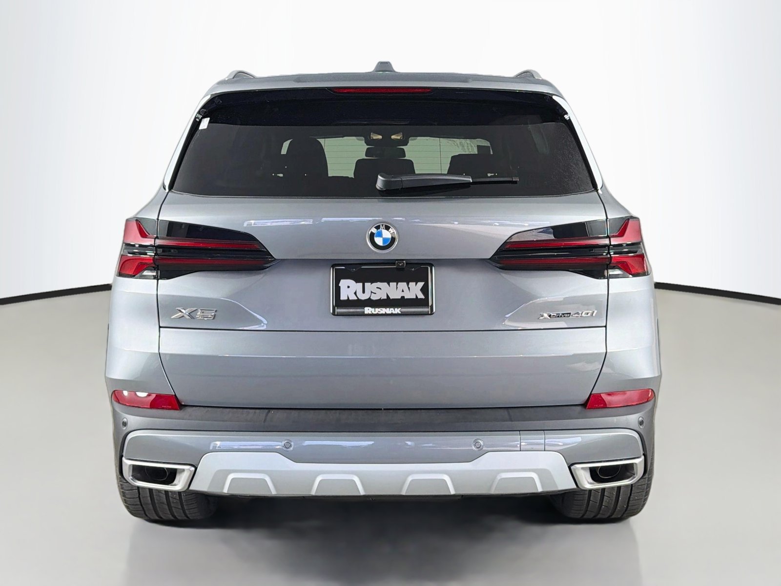 New 2026 Skyscraper Grey Metallic BMW xDrive40i image 6