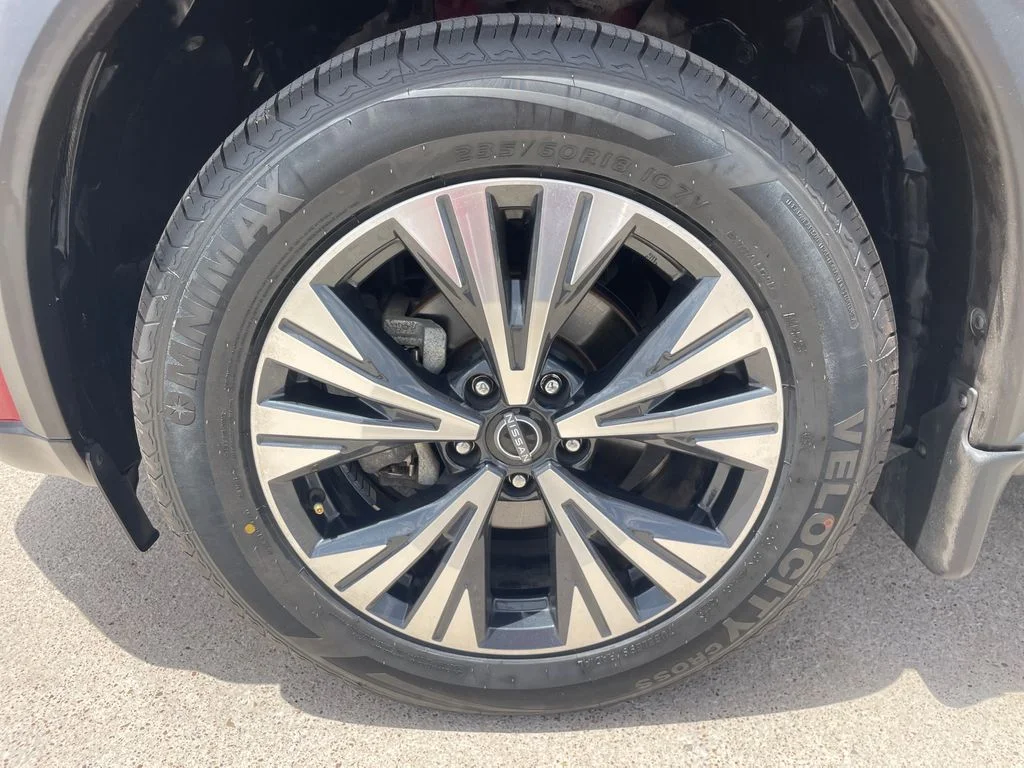 Used 2023 Red Nissan SV image 27