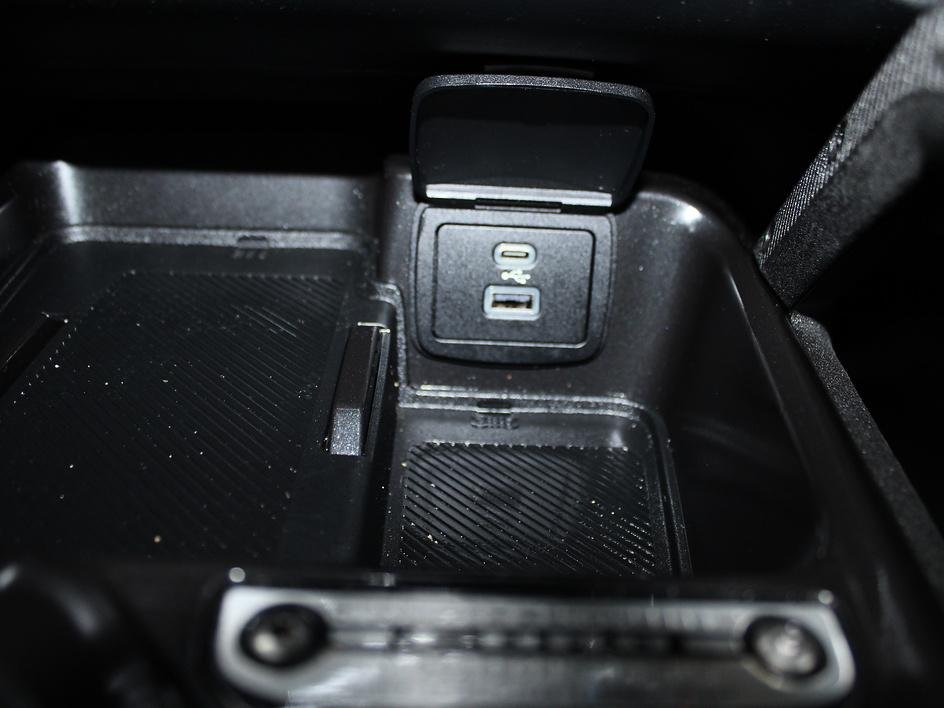 Used 2025 Gray Ford Badlands image 40