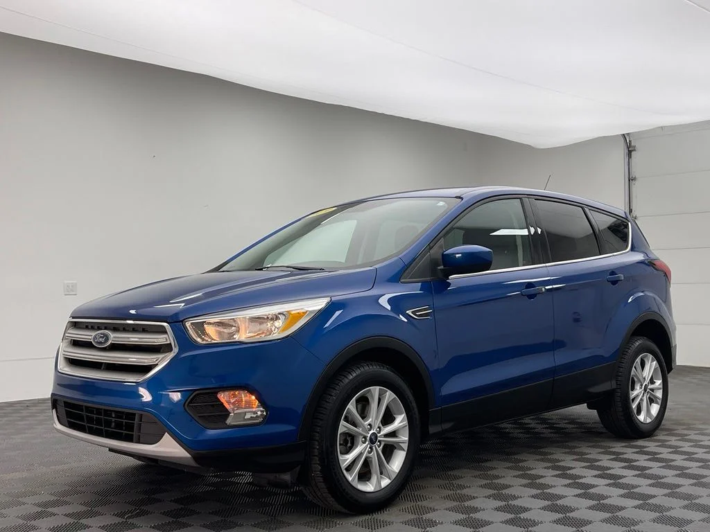 Used 2019 Ford Escape SE with VIN 1FMCU9GDXKUC57740 for sale in Troy, OH
