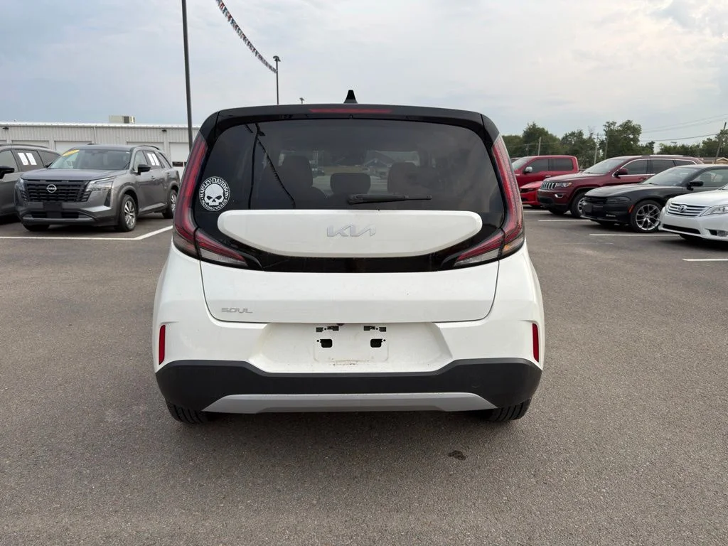 Used 2023 White Kia S image 4