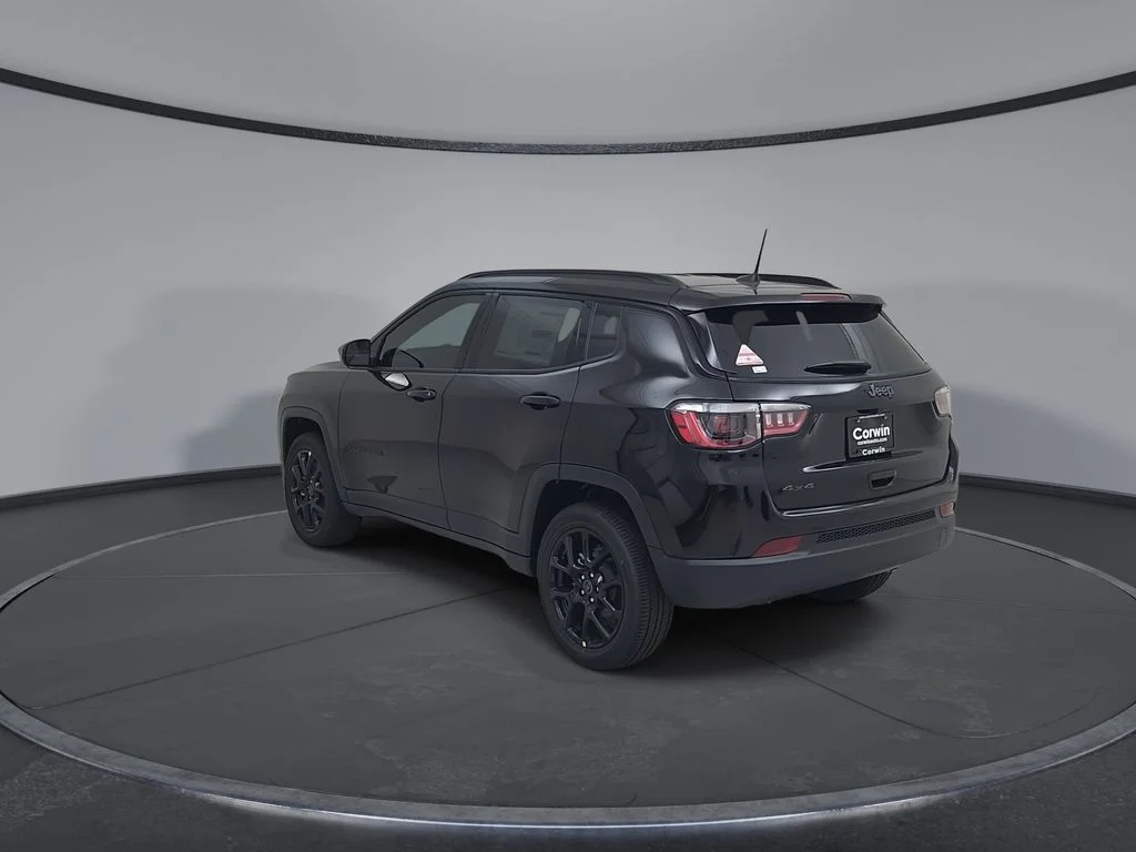 New 2026 Diamond Black Crystal Pearlcoat Jeep Latitude image 11
