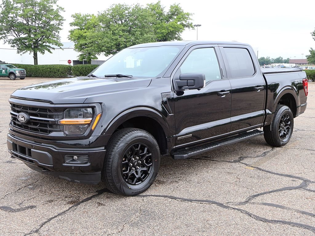 Used 2024 Black Ford XLT image 9