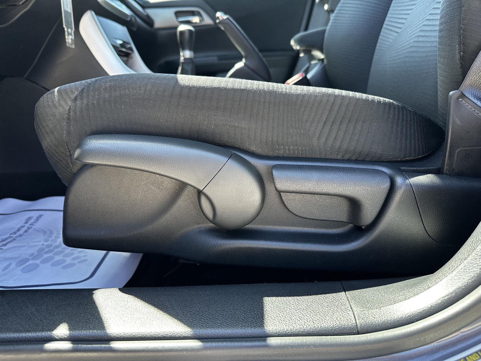Used 2014 Modern Steel Metallic Honda LX image 8