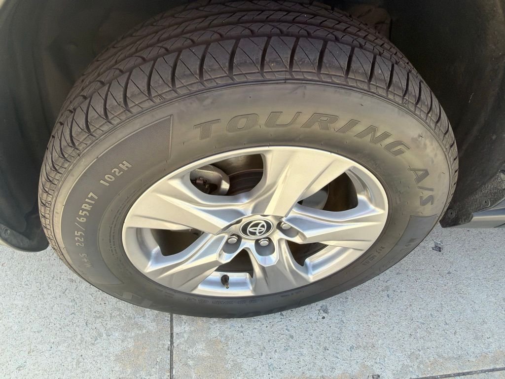 Used 2022 Black Toyota XLE image 8