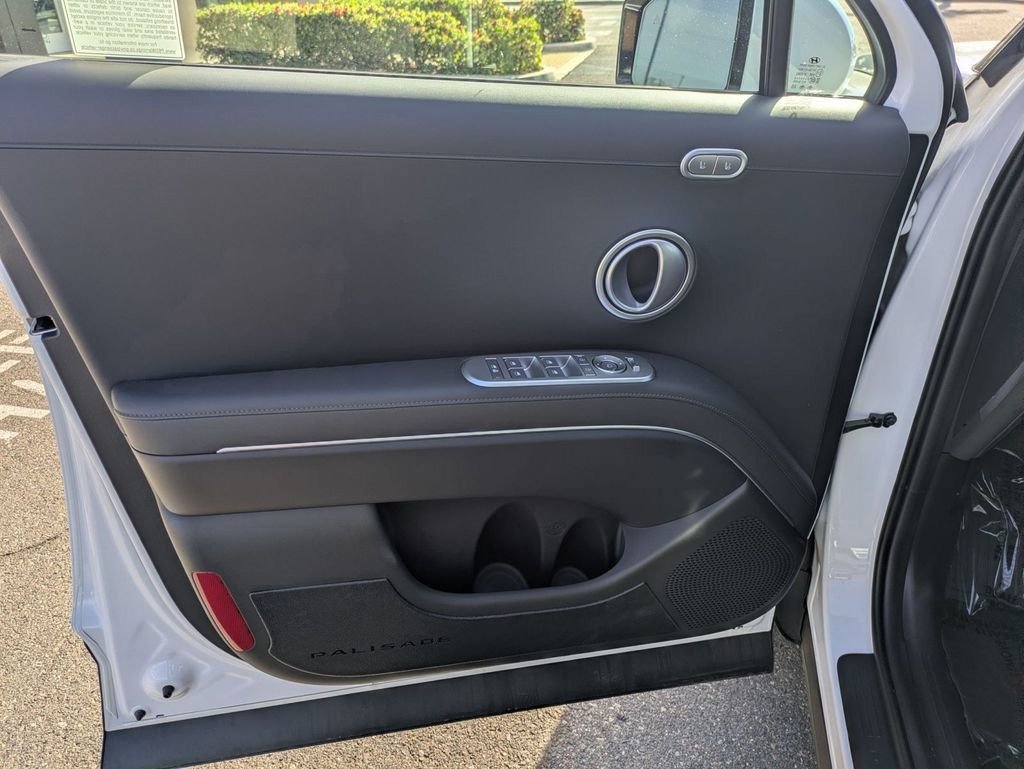 New 2026 White Hyundai SEL Premium image 10