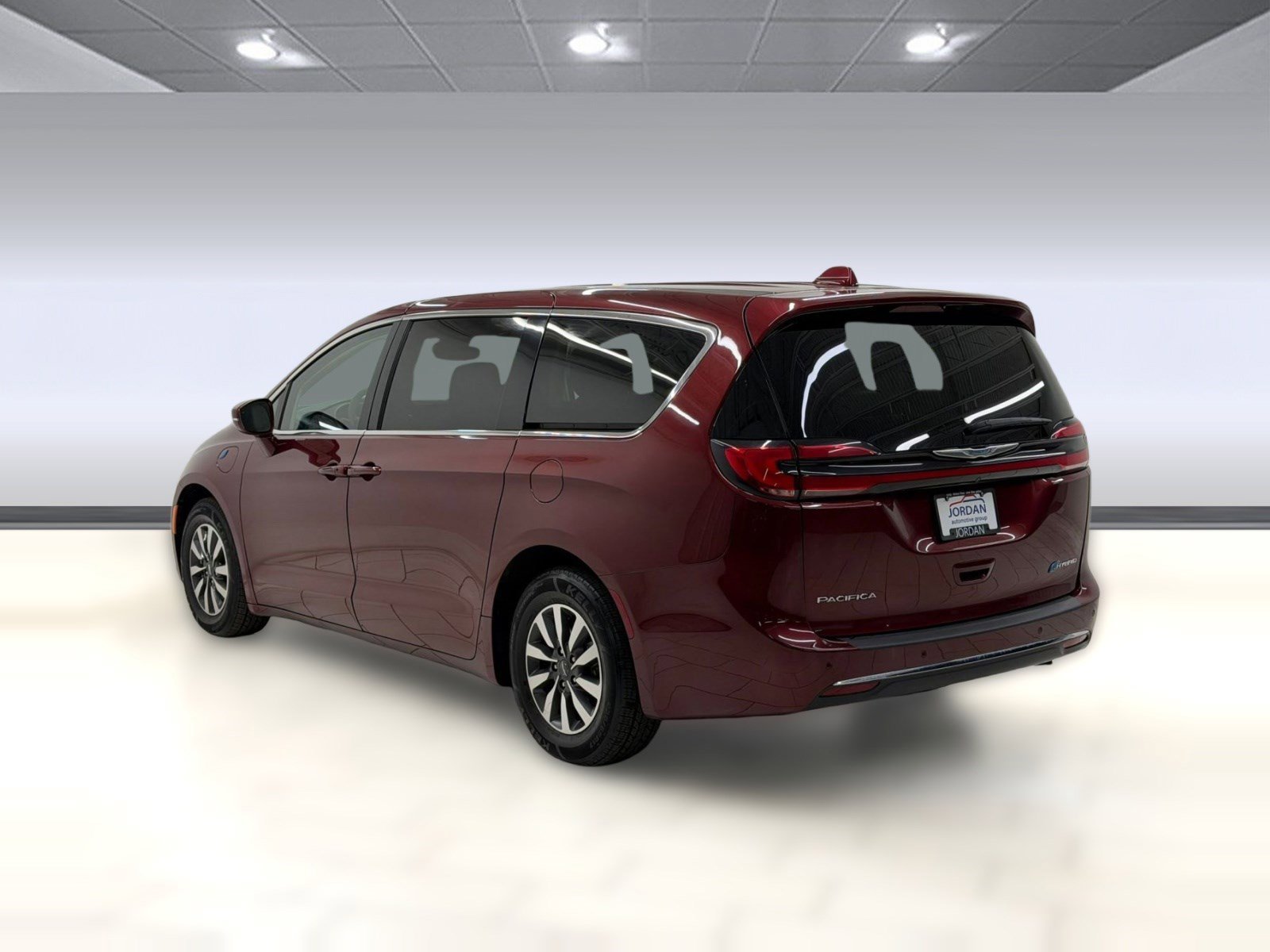 Used 2022 Chrysler Pacifica Hybrid Touring L with VIN 2C4RC1L75NR161082 for sale in Mishawaka, IN