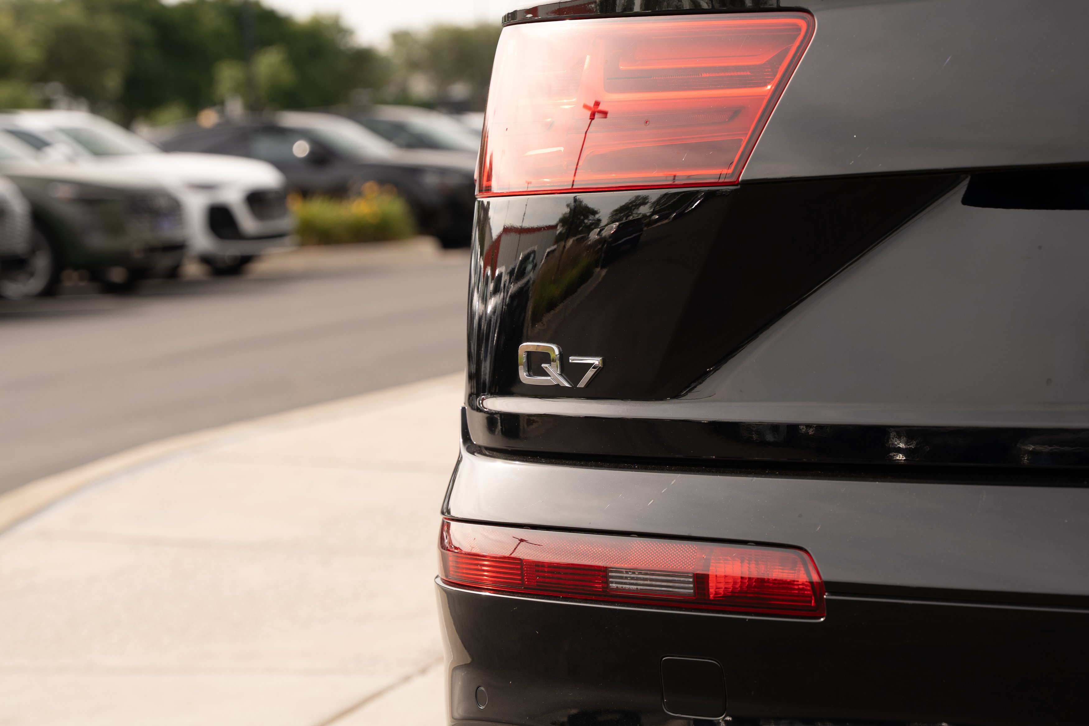 Used 2019 Night Black Audi Premium Plus image 28