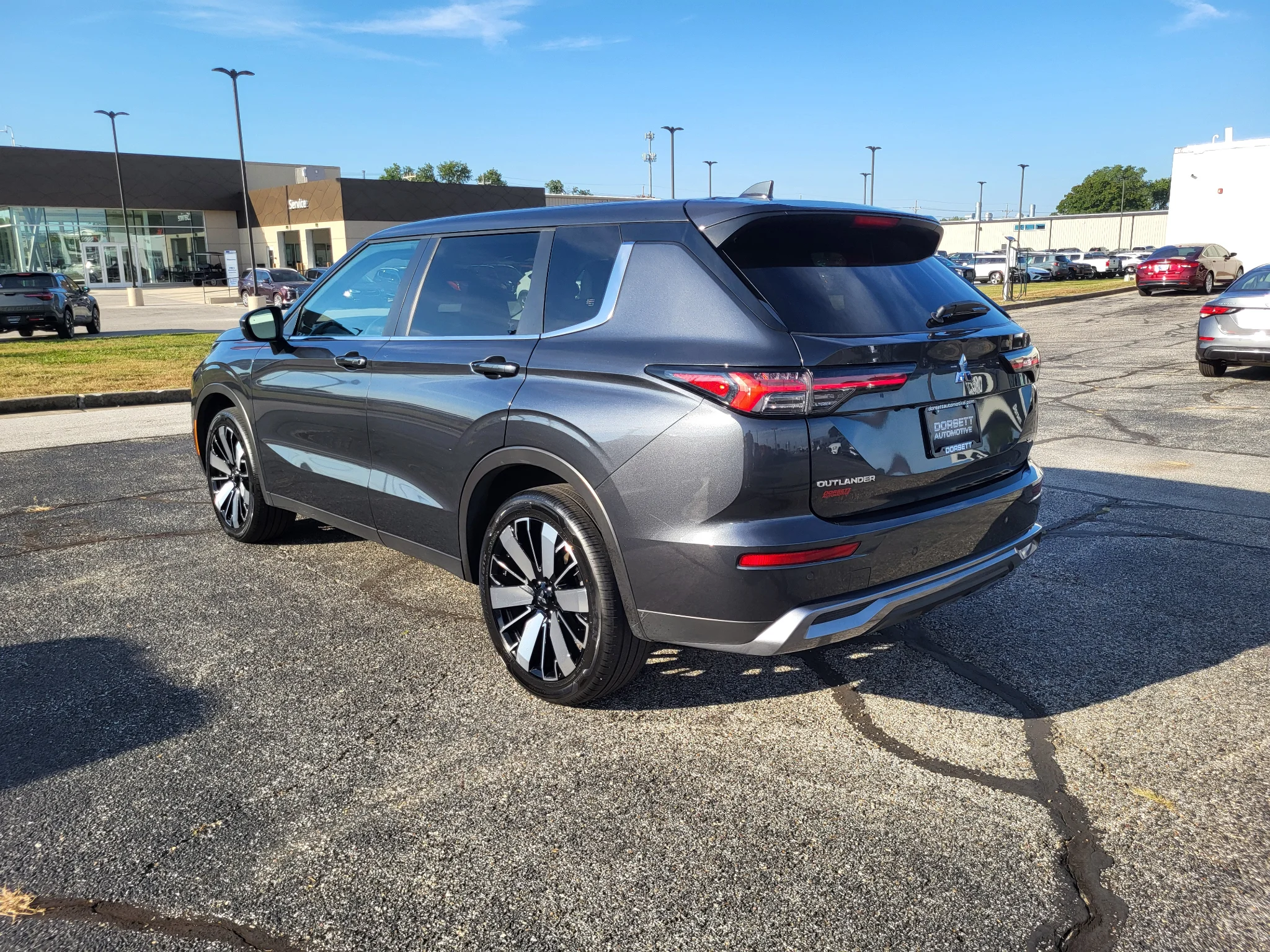 Used 2025 Cosmic Blue Metallic Mitsubishi SE image 8