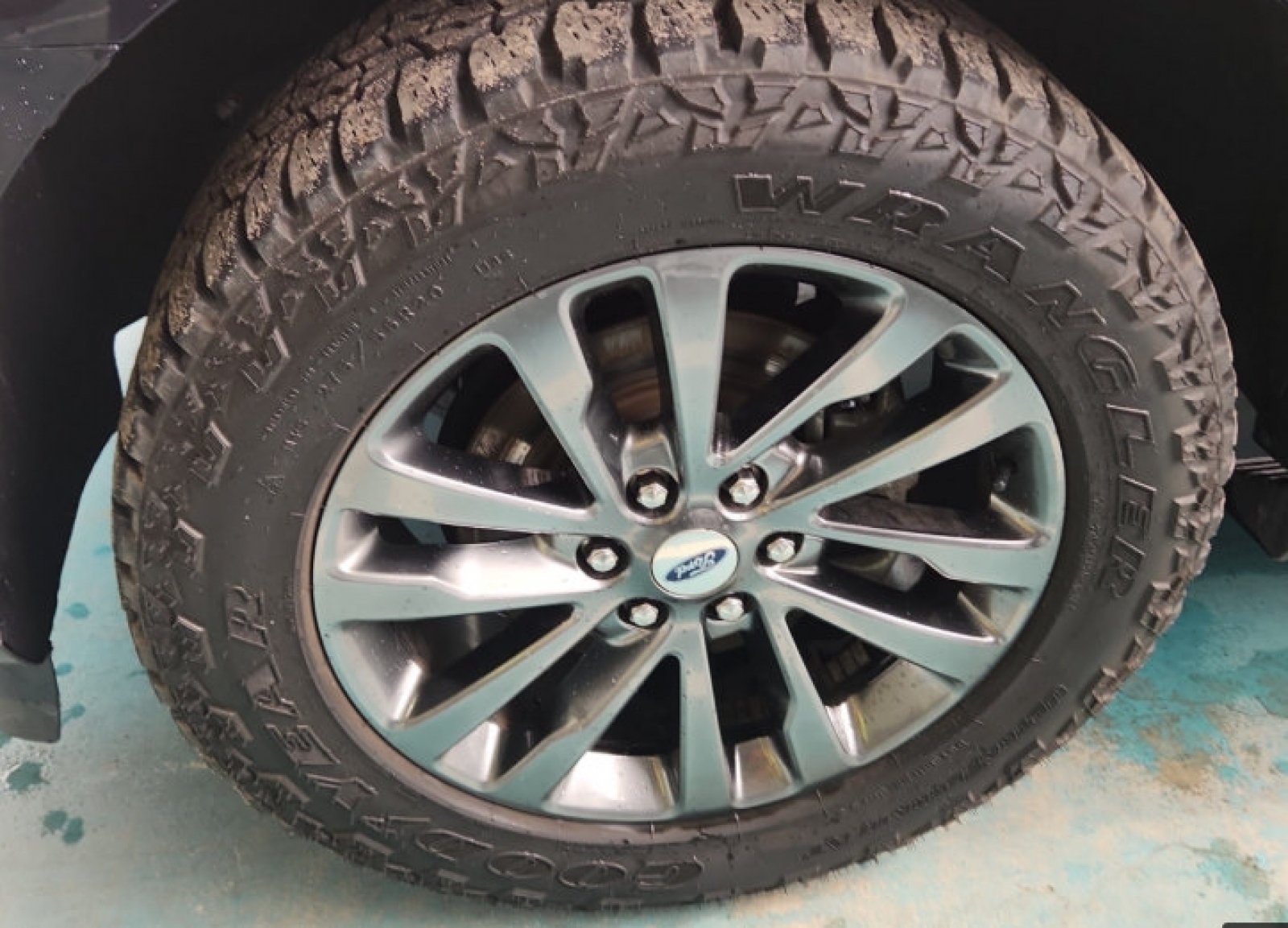 Used 2021 Antimatter Blue Metallic Ford Limited image 5
