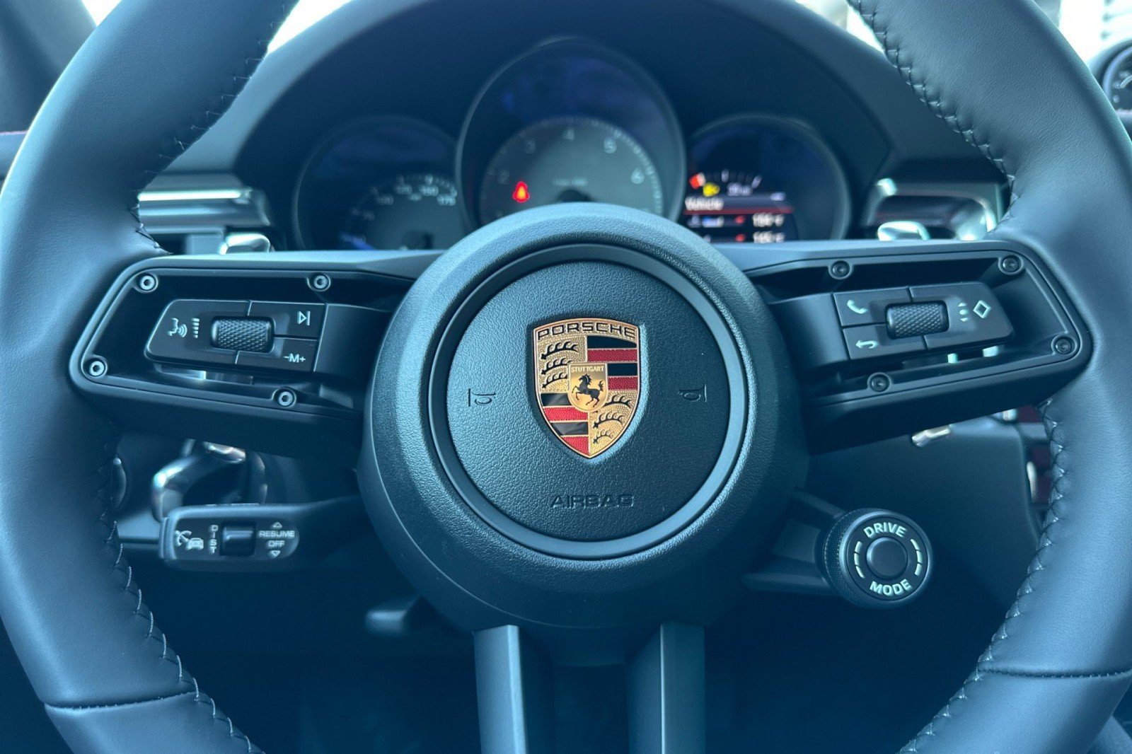 2026 Porsche Macan S - Photo 24