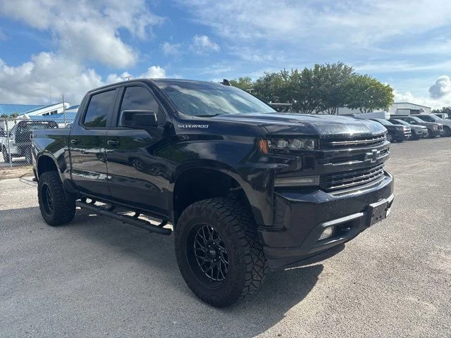 Used 2019 Black Chevrolet RST image 3