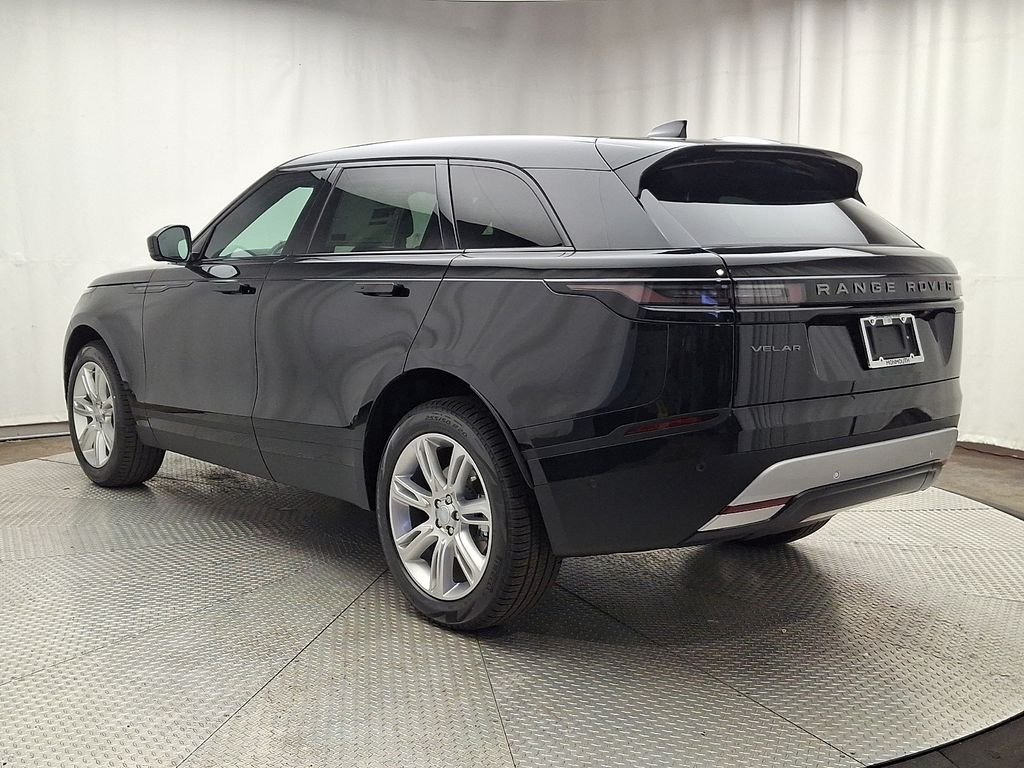 New 2026 Santorini Black Metallic Land Rover S image 4