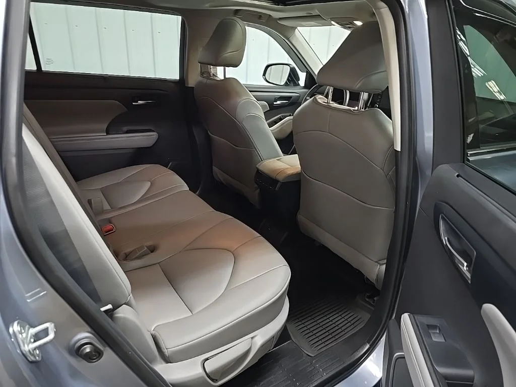 Used 2022 Blue Toyota XLE image 18