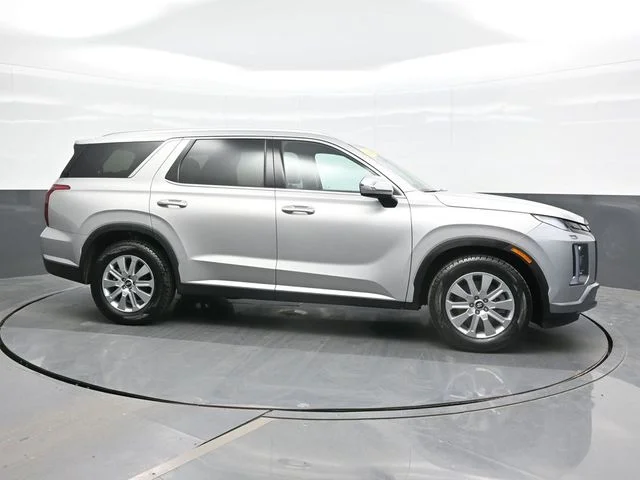 Used 2024 Silver Hyundai SEL image 8