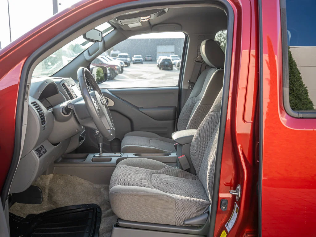 Used 2018 Lava Red Nissan SV image 22