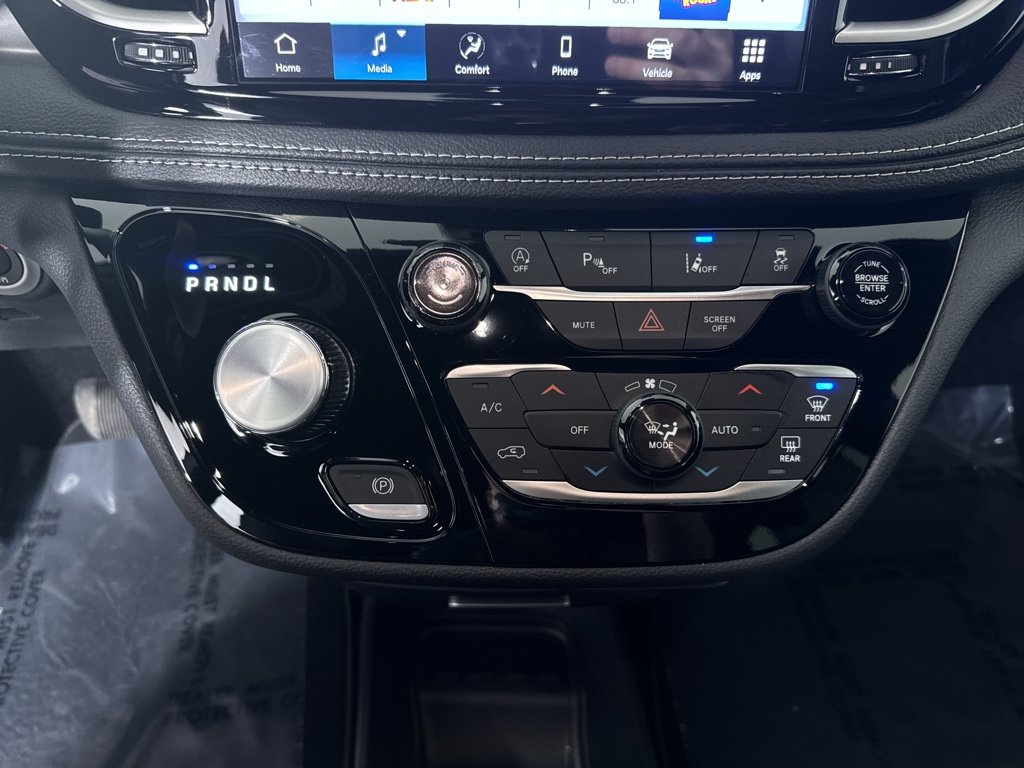 New 2026 Hydro Blue Pearl-Coat Exterior Paint Chrysler Select image 26