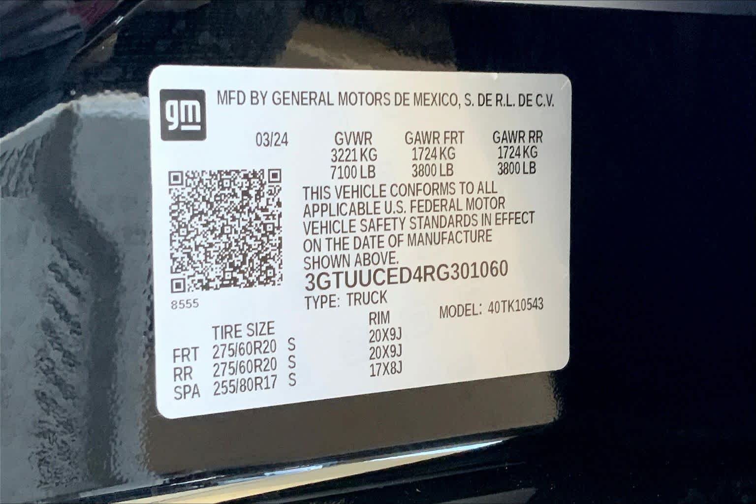 Used 2024 Onyx Black GMC Elevation image 37