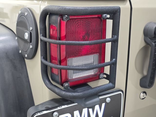 Used 2018 Gobi Clearcoat Jeep Unlimited Willys Wheeler image 30
