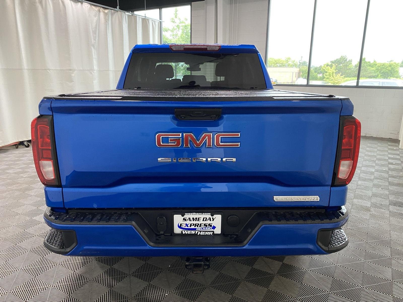 Used 2024 Dynamic Blue Metallic GMC Elevation image 10
