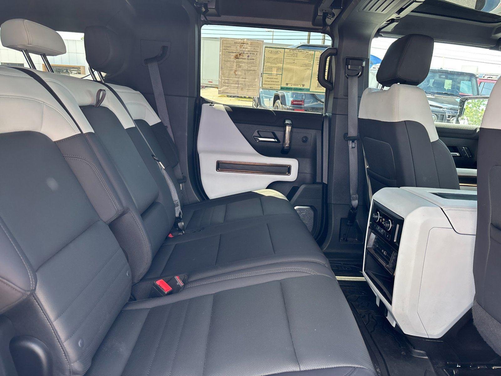 Used 2025 Interstellar White GMC 2X image 38
