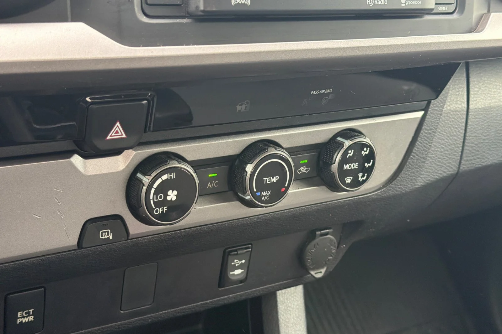 Used 2018 White Toyota SR5 image 24
