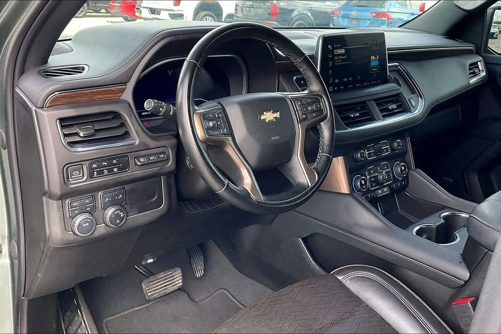 Used 2023 Green Chevrolet High Country image 14