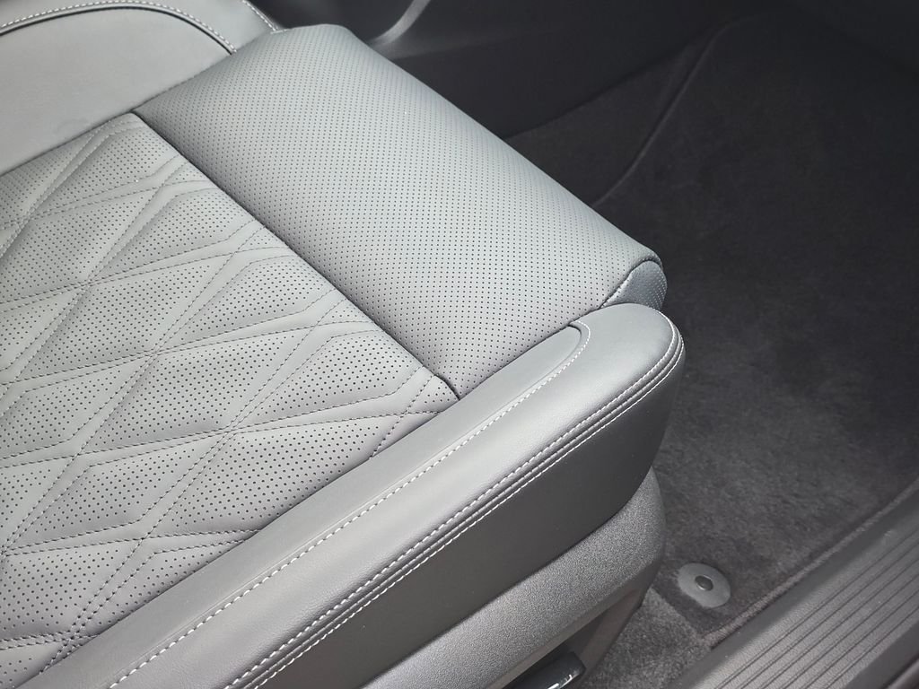 Used 2025 Gray Nissan Platinum image 29