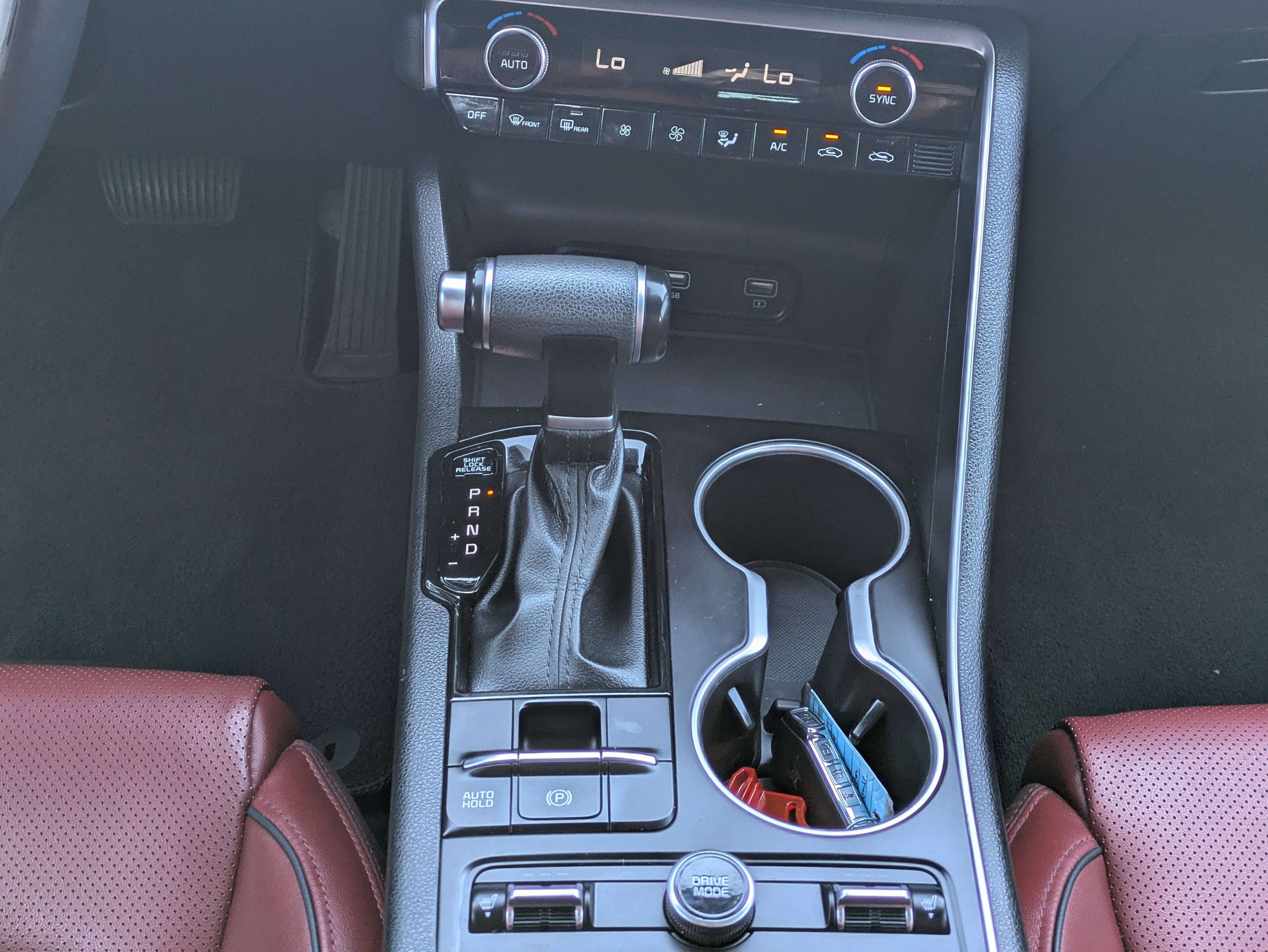 Used 2024 Glacial White Pearl Kia GT-Line image 19