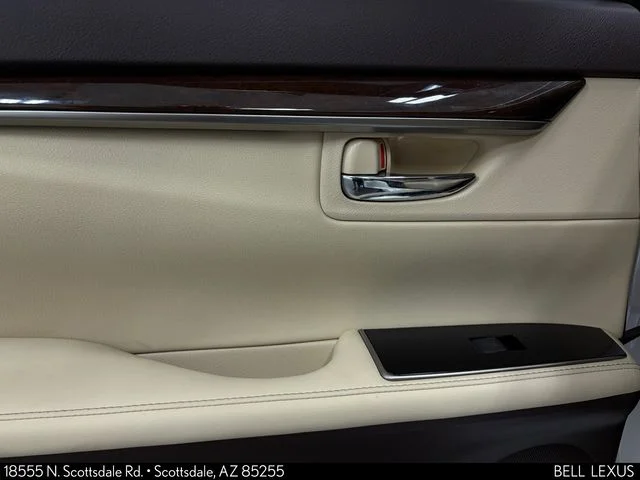 Used 2017 White Lexus 350 image 18
