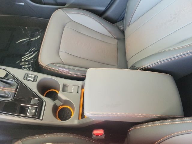 New 2026 CRYSTAL WHITE PEARL Subaru Limited image 18