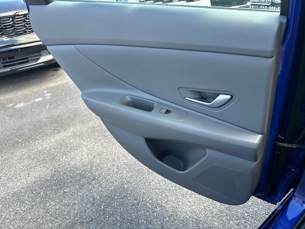Used 2025 Blue Hyundai SEL Convenience image 21