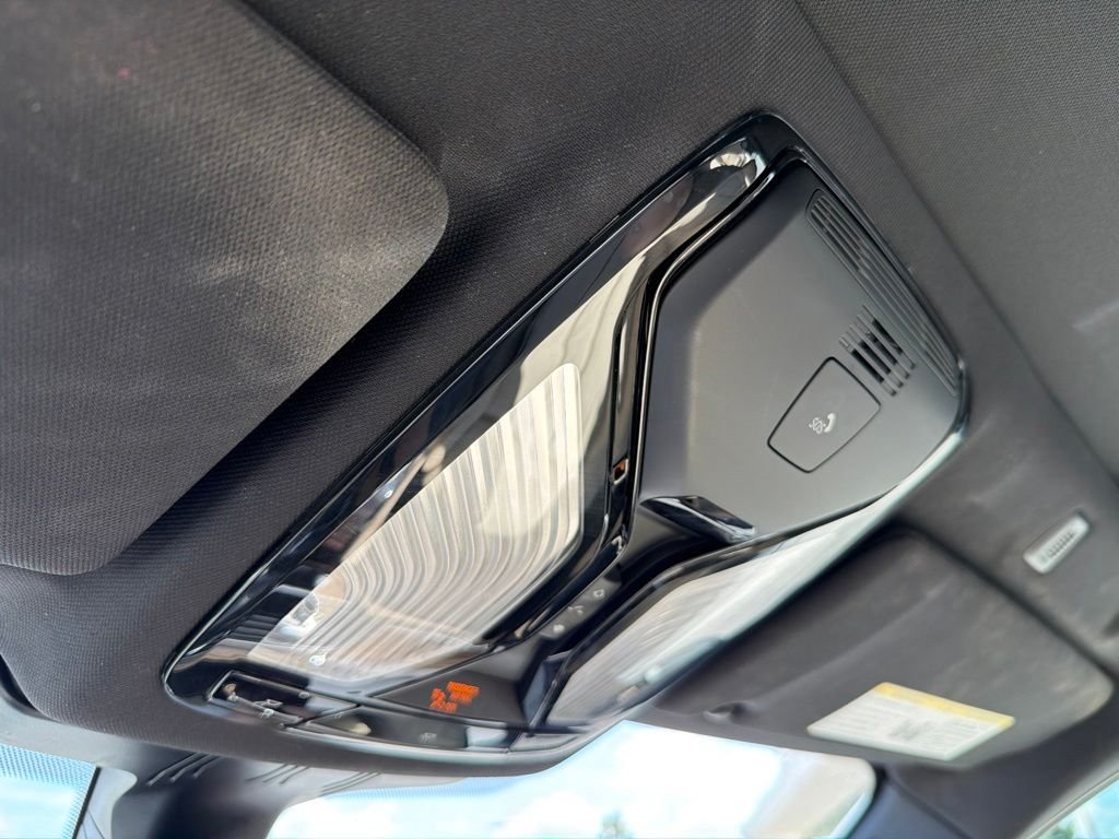 Used 2021 White BMW 530i image 25