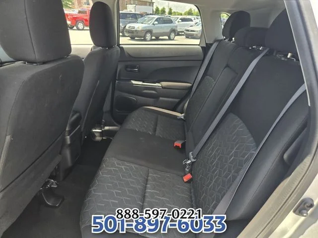 Used 2024 Silver Mitsubishi  image 11