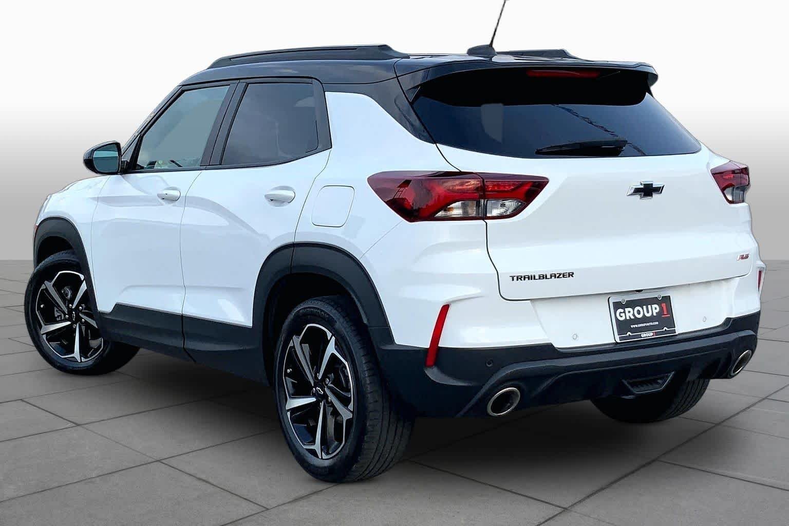Used 2023 Summit White Chevrolet RS image 11