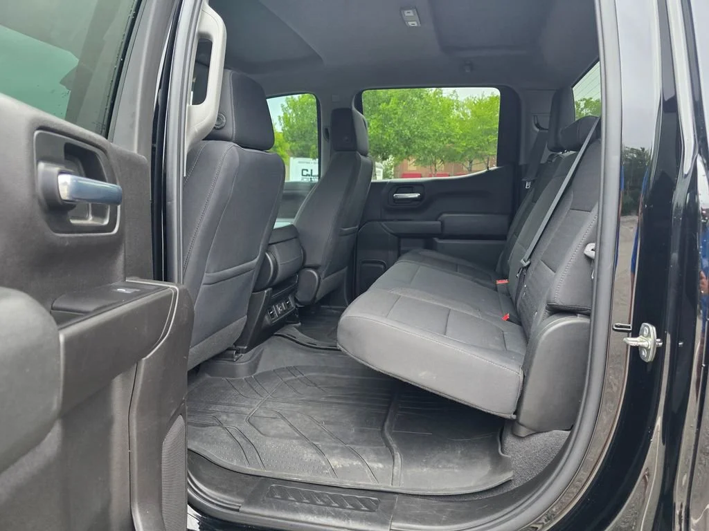 Used 2020 BLACK Chevrolet LT image 28