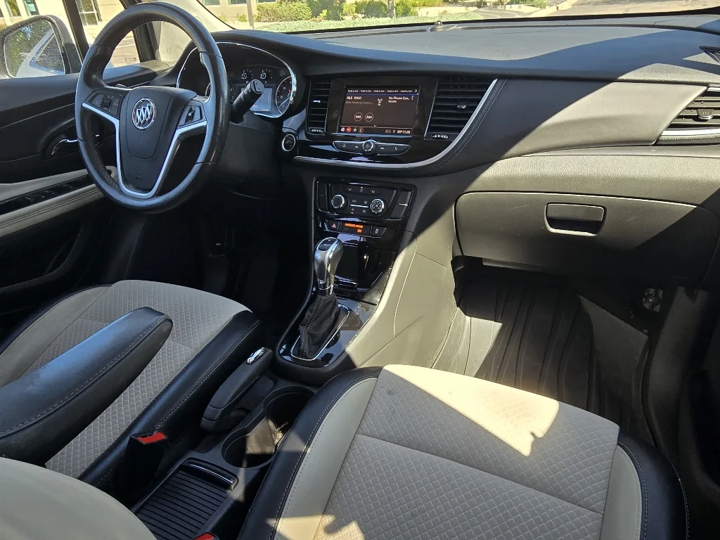 Used 2022 Summit White Buick Preferred image 27