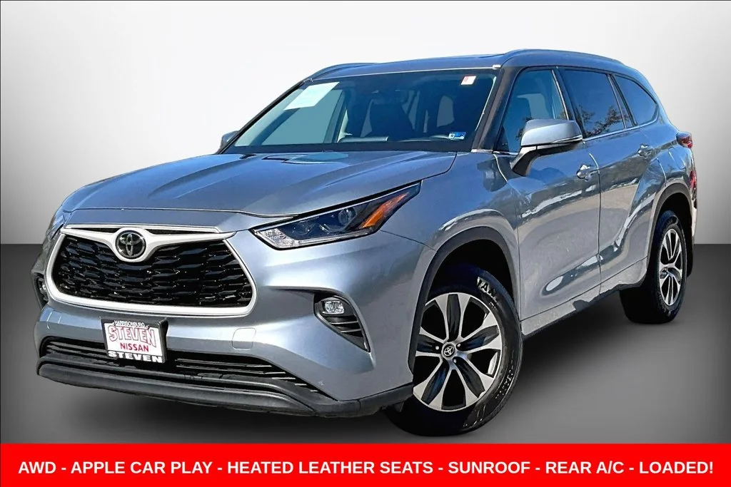 Used 2021 Silver Toyota XLE image 3