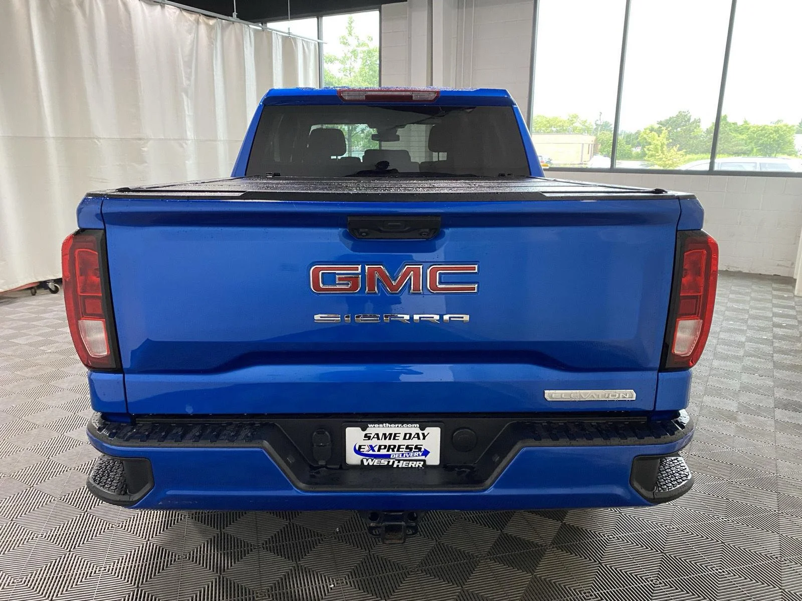 Used 2024 Dynamic Blue Metallic GMC Elevation image 10