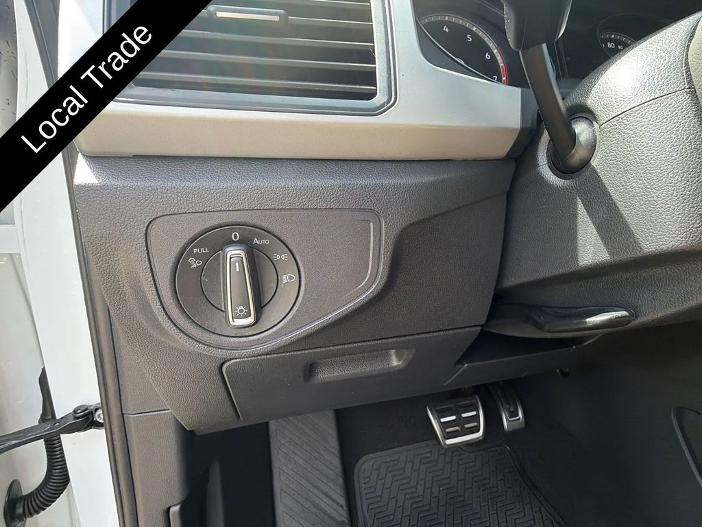 Used 2021 Pure White Volkswagen 3.6L V6 SE w/Technology R-Line image 34