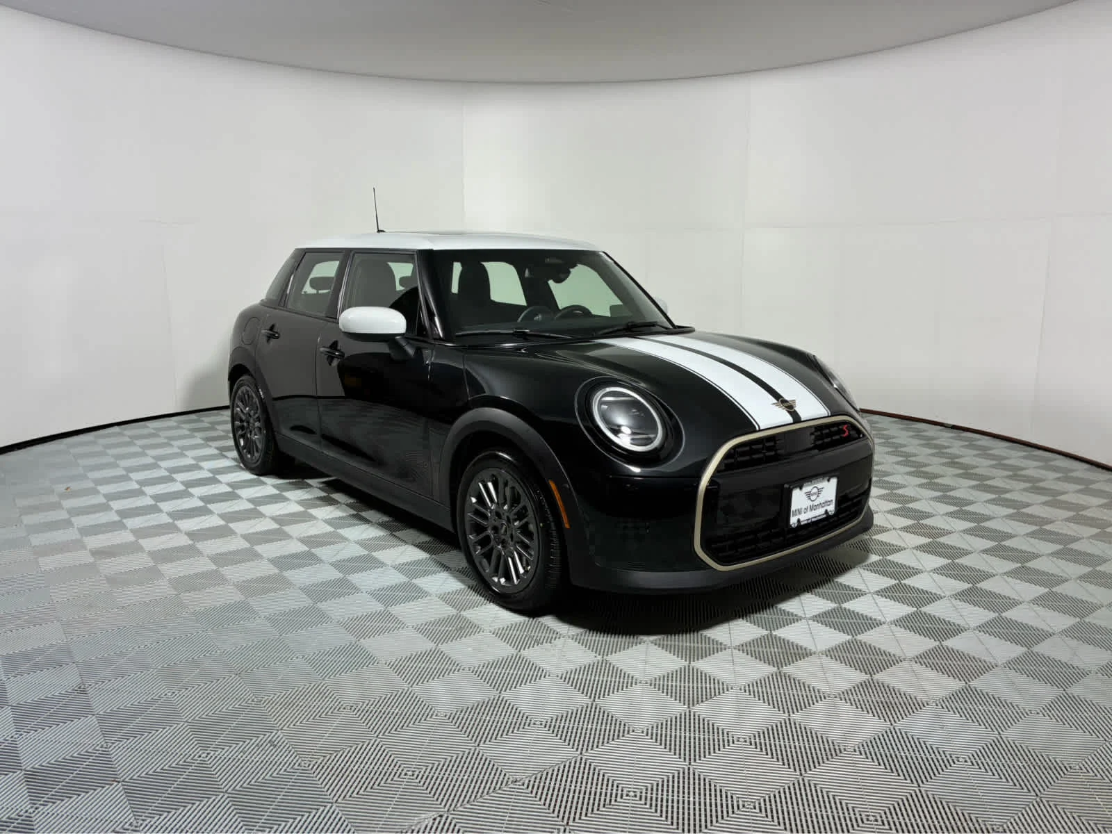 2026 MINI 4 Door Signature Plus