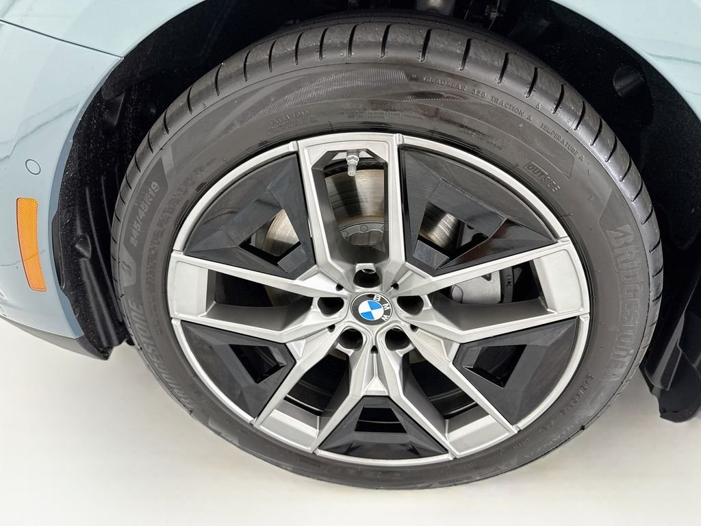Certified Used 2026 Green Metallic BMW xDrive40 image 29