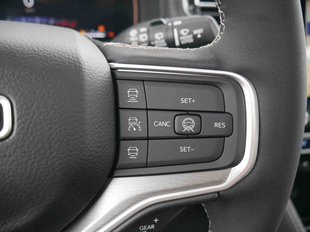 New 2026 Silver Zynith Jeep Grand Wagoneer image 41