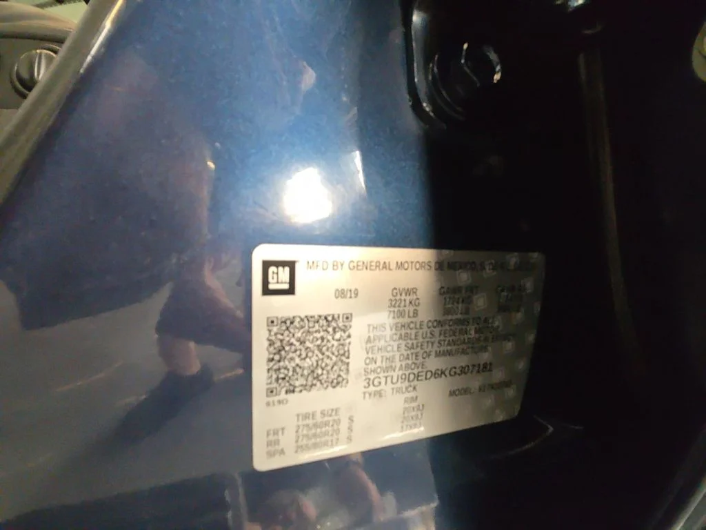Used 2019 Blue GMC SLT image 25