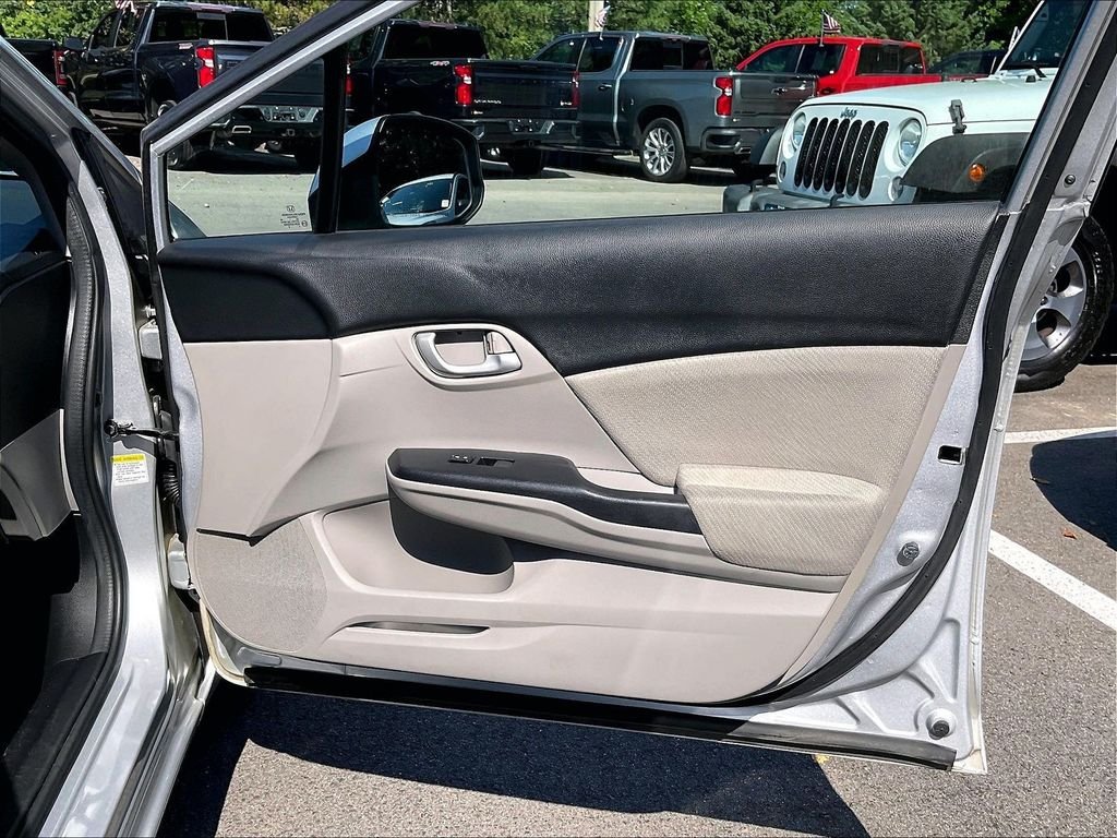 Used 2013 Silver Honda LX image 25